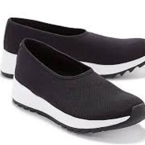 Eileen Fisher Polis Recycled Stretch Knit Sneakers in black EUC